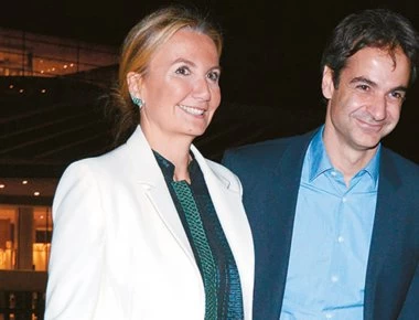 Μαρέβα Μητσοτάκη: Σικ εμφάνιση στην ορκωμοσία του συζύγου της
